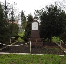 Smolęcin-pomnik ku pamięci poległych mieszkańców wsi wczasie I wojny światowej
