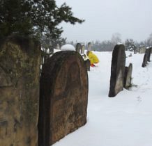 Żarki-na cmentarzu