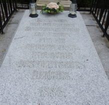 Moczydlnica Dworska-grób F.K.Acharda