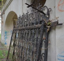 Wołów-stara brama cmentarna