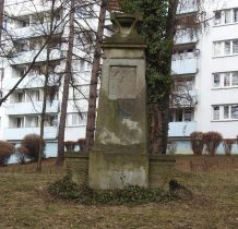 Cieszyn-pozostałości cmentarza szpitalnego na skwerku-parku nieopodal kościoła św.Jerzego
