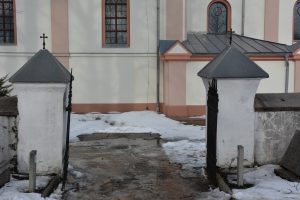 Chechło-brama cmentarna