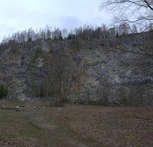 odkrycie Jaskini Załom (Na Ścianie) przerwało ostatecznie eksploatację kamieniołomu