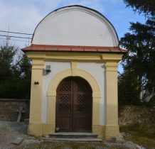 kaplica cmentarna z XVIII wieku
