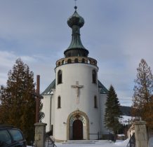 mijamy cerkiew w Klimkówce-stara z 1914 roku zburzona przy budowie zalewu,odbudowana tutaj w 1983 roku-kopuły oryginalne